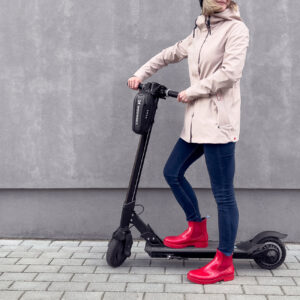 Wodoodporna torba na kierownicę hulajnogi torba na hulajnogę 2 l czarna 20 Wodoodporna torba na kierownicę hulajnogi torba na hulajnogę 2 l czarna - obrazek 10