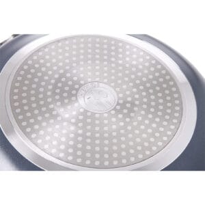 Patelnia aluminiowa z powłoką Teflon Platinum Professional nieprzywierającą śr. 24 cm - Hendi 621110 13 Patelnia aluminiowa z powłoką Teflon Platinum Professional nieprzywierającą śr. 24 cm - Hendi 621110 - obrazek 3