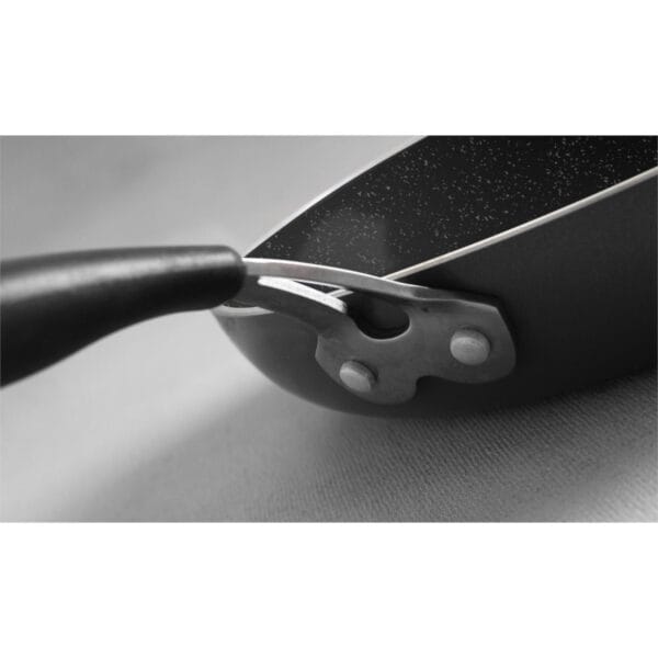 Patelnia aluminiowa z powłoką Teflon Platinum Professional nieprzywierającą śr. 26 cm - Hendi 621127 4 621127 4