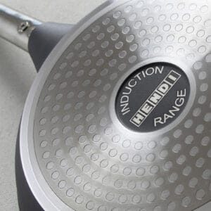 Patelnia indukcyjna Profi Line z odlewu aluminium powlekana tytanem śr. 240 mm - Hendi 629154 7 Patelnia indukcyjna Profi Line z odlewu aluminium powlekana tytanem śr. 240 mm - Hendi 629154 - obrazek 3